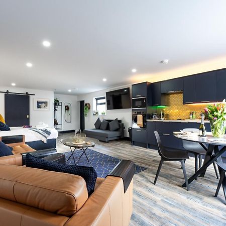 Market Square Apartments בושמילס מראה חיצוני תמונה