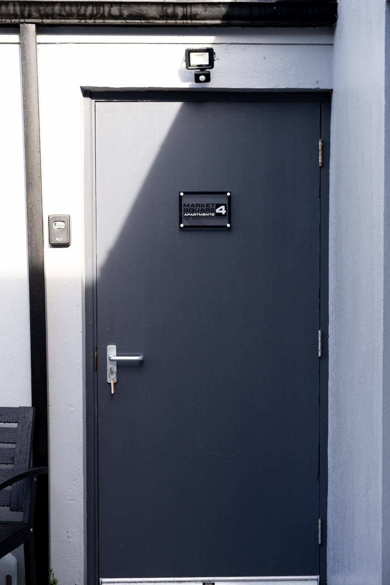 Market Square Apartments בושמילס מראה חיצוני תמונה